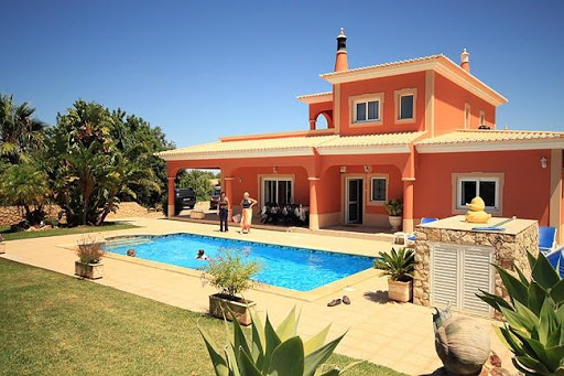 house with pool in Portugal house with pool in Portugal