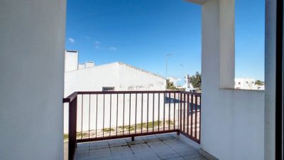 balcon de la maison avec vue sur le ciel
