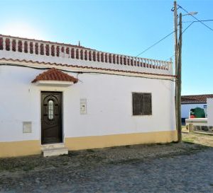 façade de la maison vue de la rue