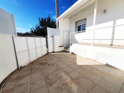terrasse de la maison en carrelage