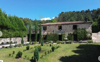 Petite ferme avec piscine