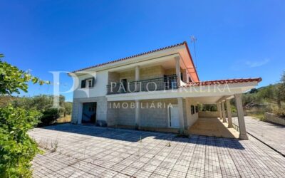 Une villa récente à vendre au Portugal
